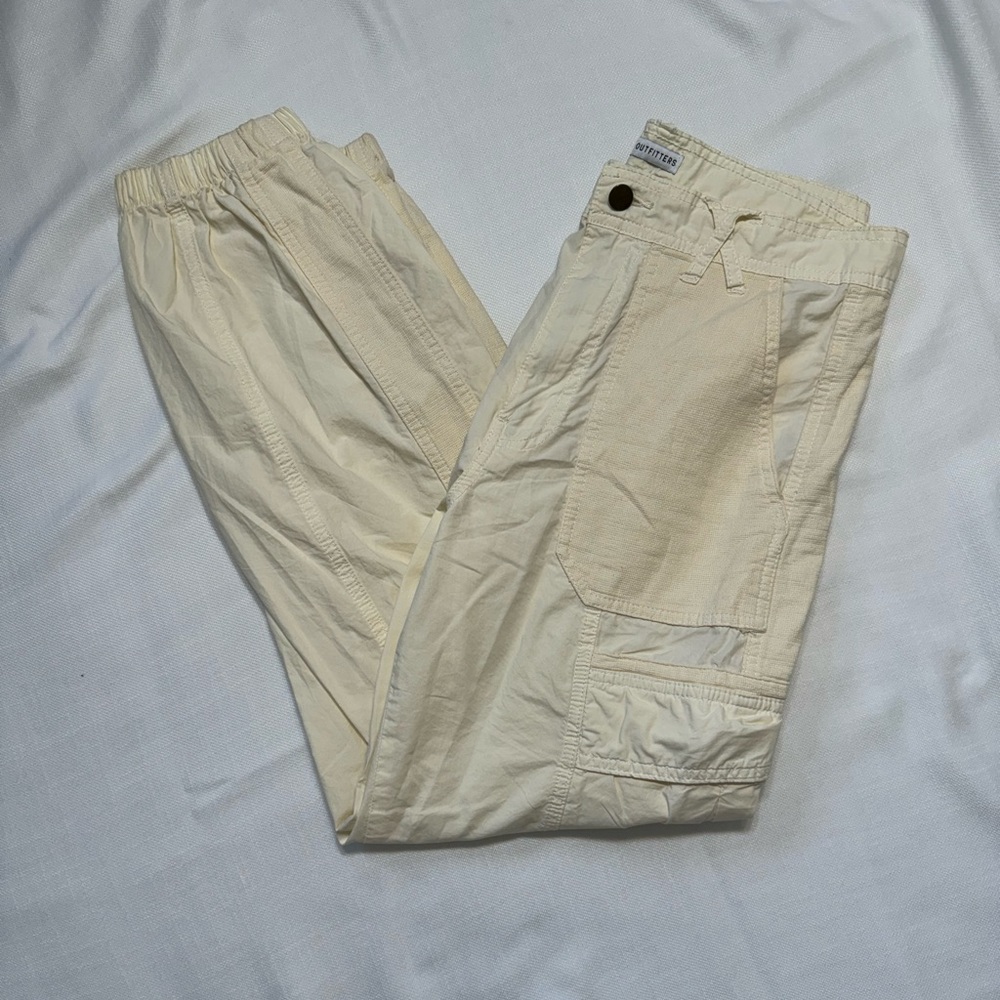 Cream / white cargo pants